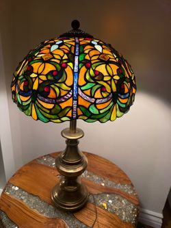 Tiffany-Style Stained Glass Table Lamp