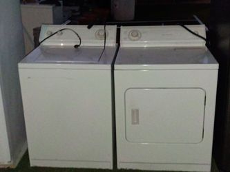 WASHER AND DRYER WHIRLPOOL WORKING EXCELLENT WHITE ON WHITE 6 MONTHS WARRANTY THERE IS A DELIVERY/INSTALLATION FREE $ WE'RE AVAILABLE 7 DAYS A WEEK