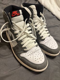 Nike Air Jordan 1 Retro High Sneakers Size 9
