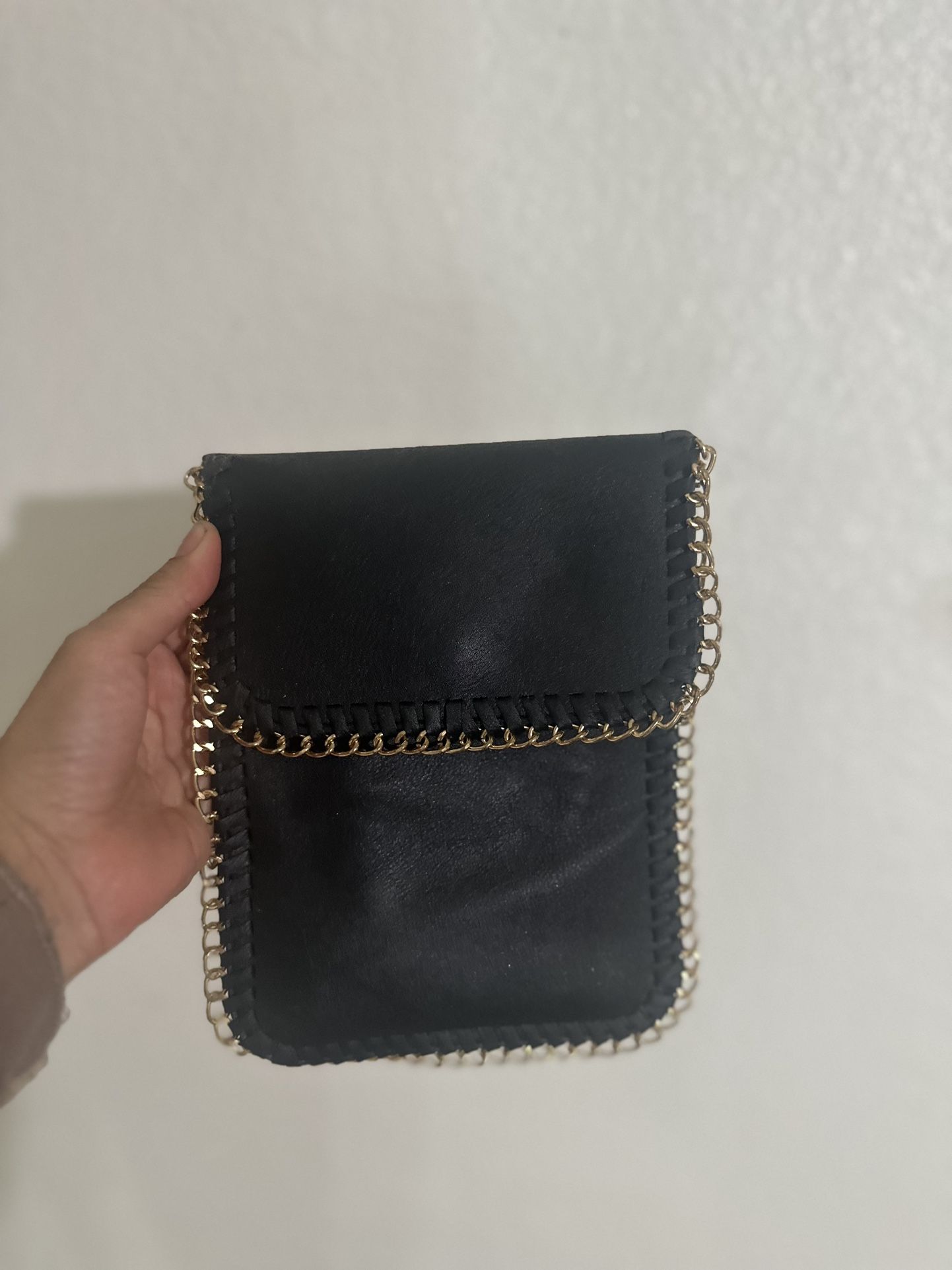 🖤 Mini Black Purse with Gold Chain