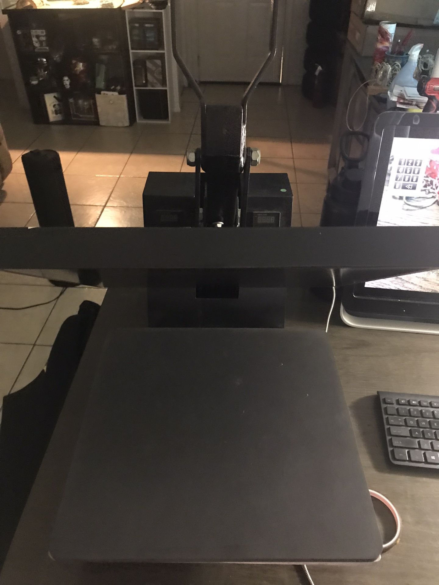 Heat Press + 2 Rolls Of Adhesive Vinyl Roll - Best Offer Takes It Home