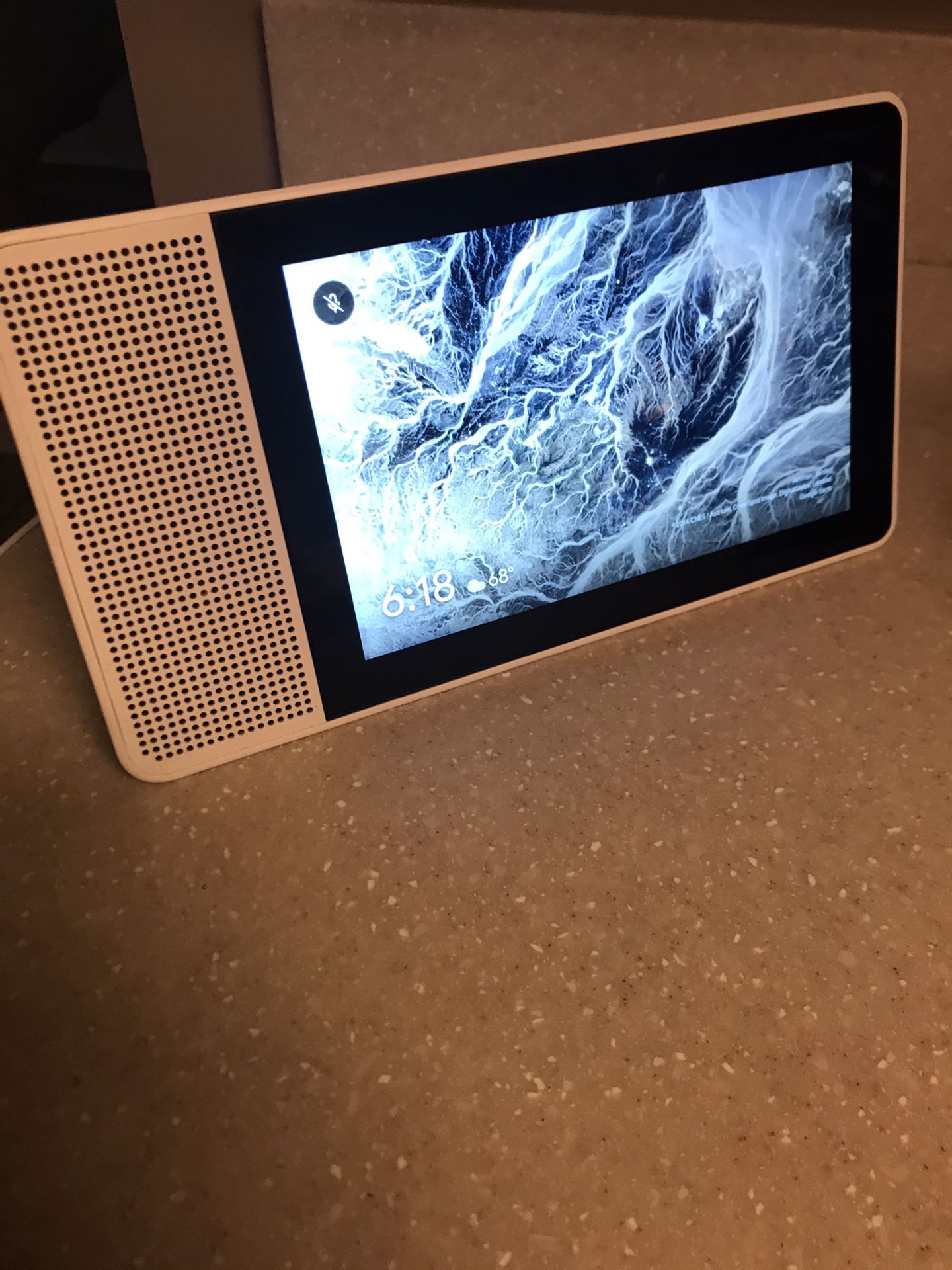 Lenovo Smart Display with the Google Assistant