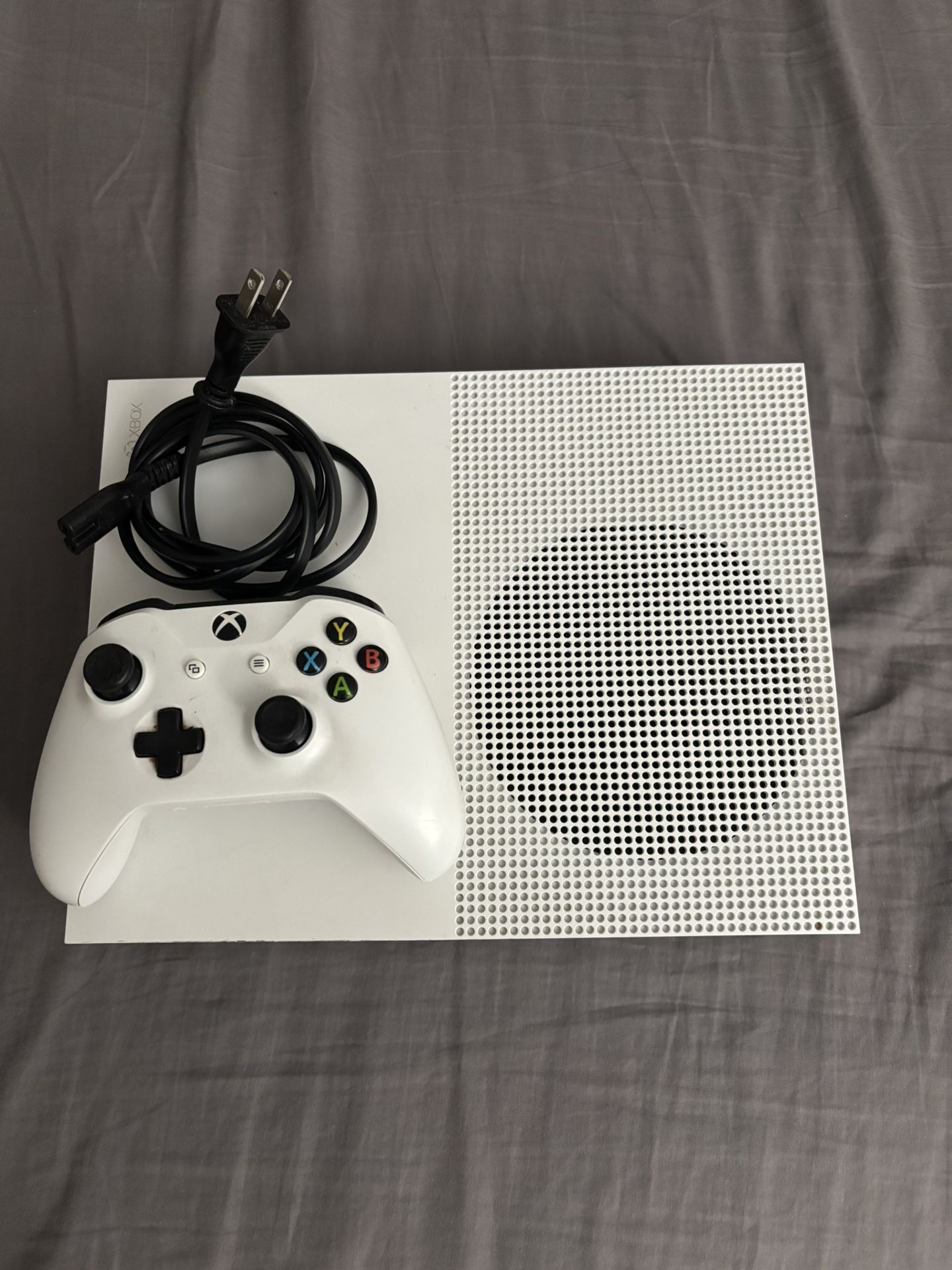 Xbox One S 