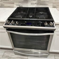 Whirlpool Stainless Steel Slide-In Gas Range with Convection Oven - Excellen...