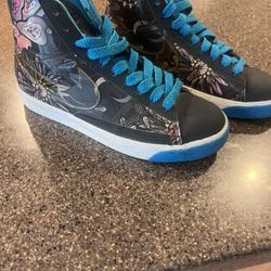 Nike High Top Lace Up Sneaker 