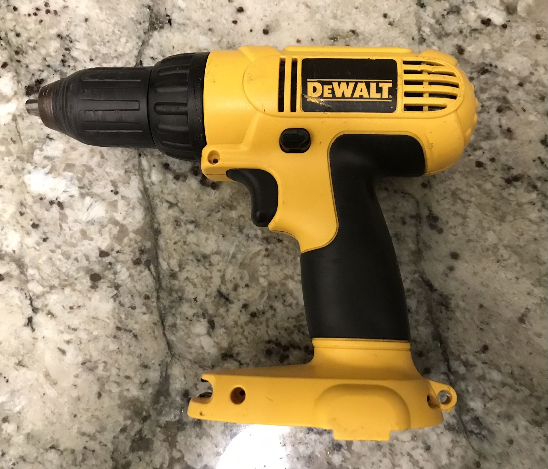 De Walt 14.4 V  1/2” Cordless drill