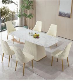Dining table for sale!