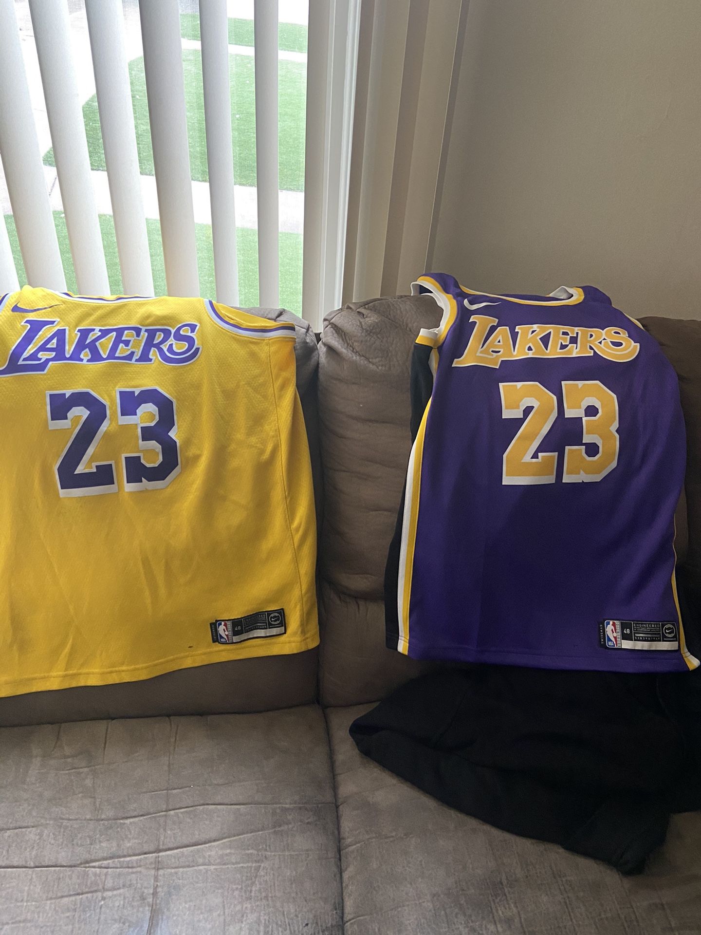 Deadstock lebron jerseys 💯 girls like the LA vibe