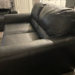 2pc Leather Couch Set