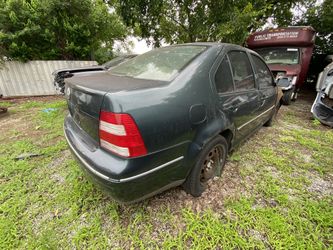  Volkswagen Jetta PART OUT
