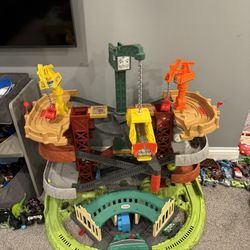 516) Thomas & Friends Multi-Level Toy Track Set, Trains & Cranes Super Tower 