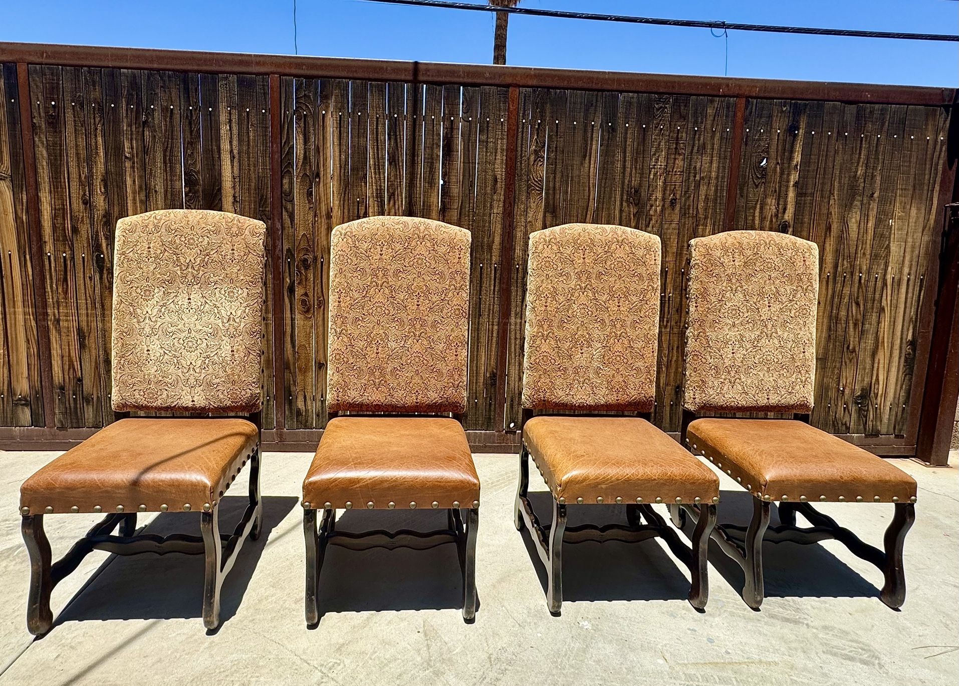 4 DINING ROOM CHAIRS