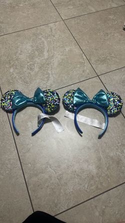 2022 Disney Parks Disneyland Resort Sequined Minnie Mouse Ears