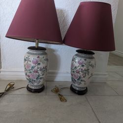 Vintage Chinese Porcelain Table Lamp 