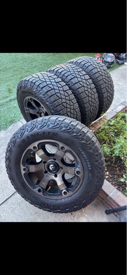 Toyota tundra 5 Birlos Toyota sequoia Rines 18