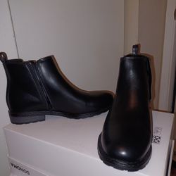$10.00 - 8.5 Women Black Boots 