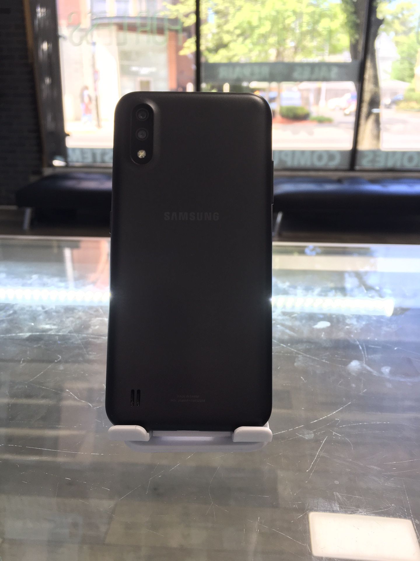 Unlocked Samsung Galaxy A01 With Warranty/ Desbloqueado Con Garantía