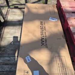 Brand new dresser, inbox, like light and brown maple