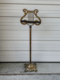 VINTAGE SOLID BRASS LYRE MUSIC STAND missing Inner  insert that tightens Extension so priced lower  PICK UP IN DEER PARK 77536