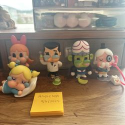 Crybaby Power-puff Girl Popmart