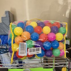 100 Balls- Lik New for Ball Pit Or Just Fun 
