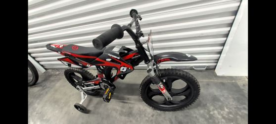 BIKE SALE!!  Hyper Bicycles 16" Moto Bike w/ training wheels for Kids -- RED + BLACK