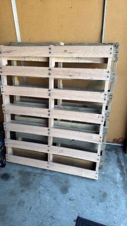 FREE PALLETS
