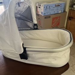 Uppa baby Bassinet 