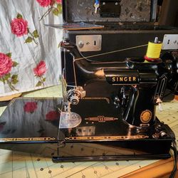 Singer Featherweight Sewing Machine
