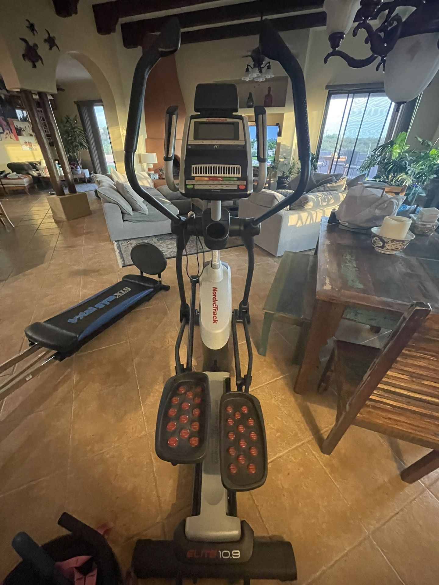 Nordictrack Elliptical Elite 10.9