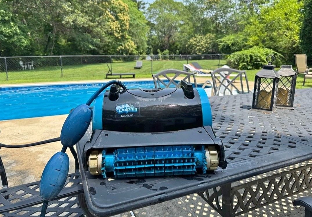#Dolphin Nautilis pool cleaner#