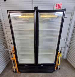 Imbera Commercial Double Glass Door Display Cooler / Reach In Merchandiser Fridge Refrigerator