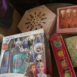 Nail Polish And Soap Set 