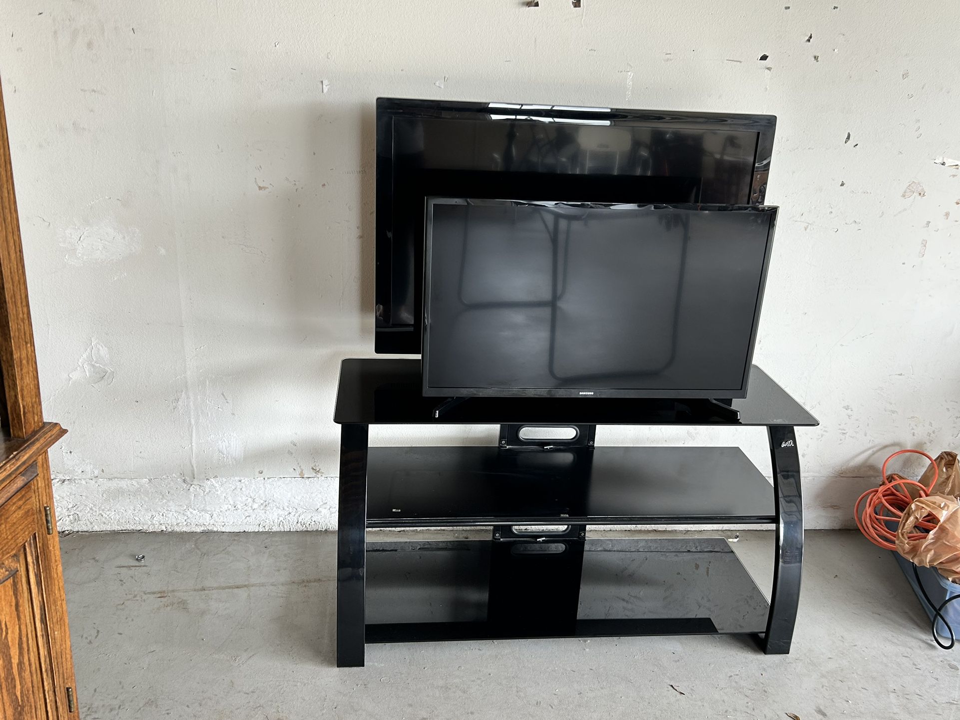 Tv stand 