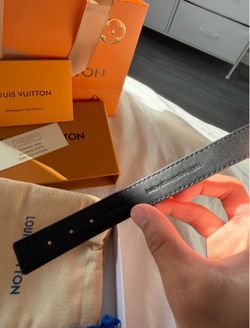 Black L V slim bracelet