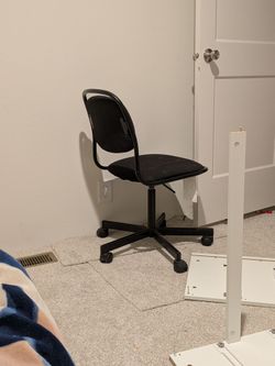 Black Ikea spinning chair