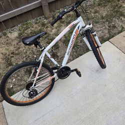 24 inch  Schwinn Byway Bicycle 