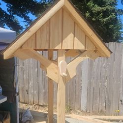 Wishing well planter box