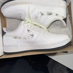 Nike Air Force 1 ’07 LV8 Floral Swoosh White Size 10