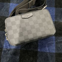 Men’s Louis Vuitton Damier Graphite Wearable Wallet 