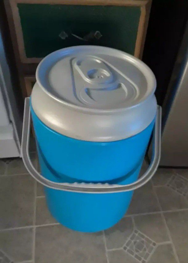 Soda  / Beverages Cooler In Good Condition ( 10 x 22 Tall  ) 30.