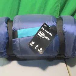 Dakine Sherpa Fleece Wrap Up Camp Blanket (read description)