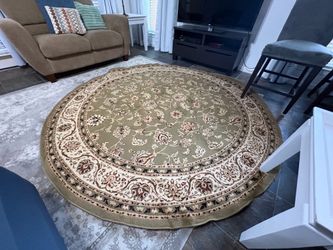 8’ Round Barclay Collection Area Rug – Traditional Floral Design – Excellent Condition