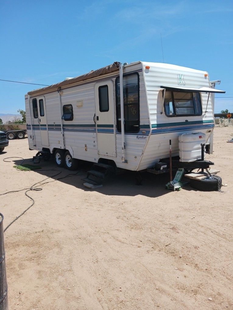 Komfort RV TRAILER