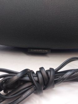 Bowers and Wilkins Zeppelin B.T. Speaker
