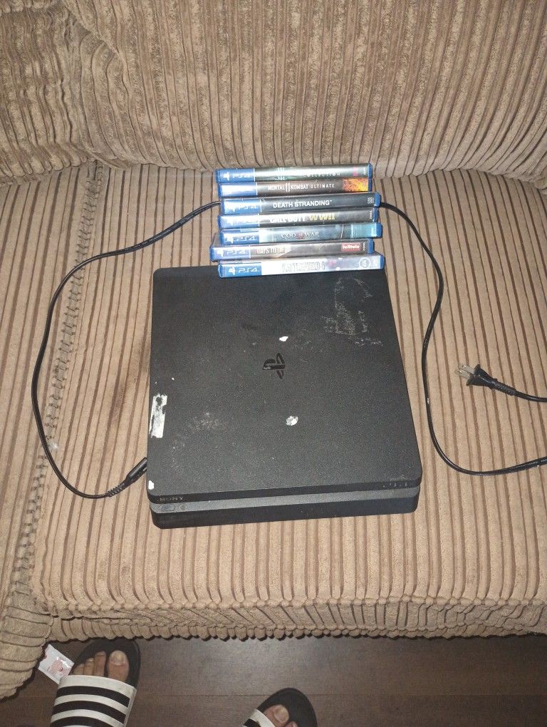 PlayStation 4  Slim 