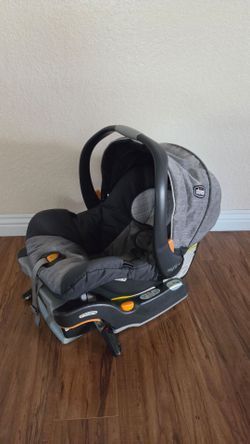 Like New Chicco Baby Car Seat With Base ( Price Firm!)