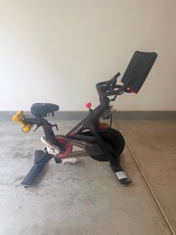 Peloton Indoor Exercise Bike w/ weights & seat pad