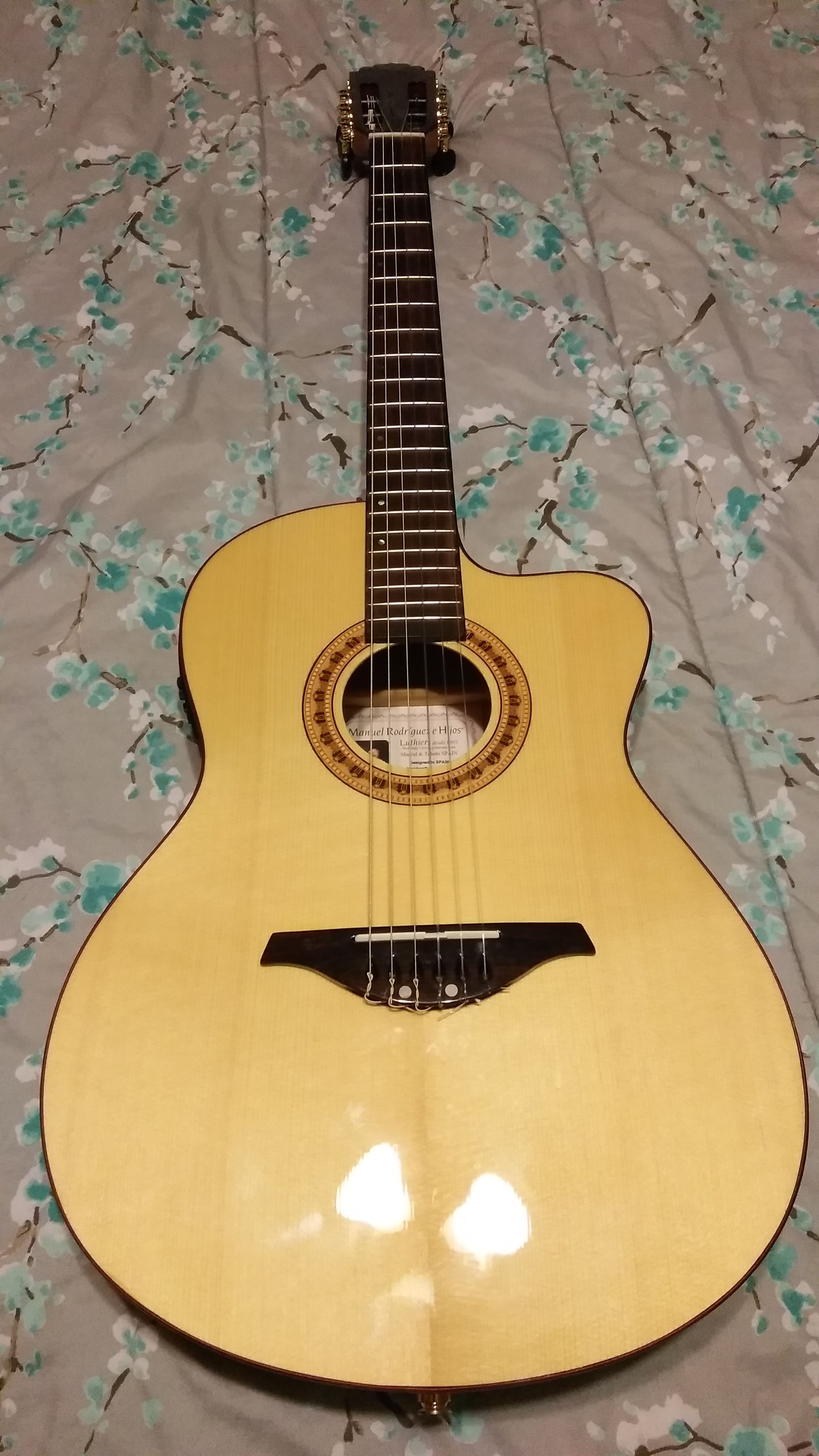 Manuel RodrÃguez Caballero 10 Cutaway Maple Acoustic Guitar