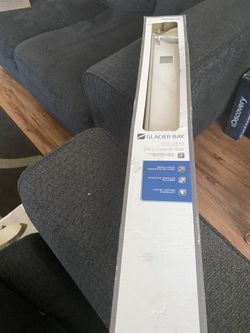Glacier bay 24in Towel Bar